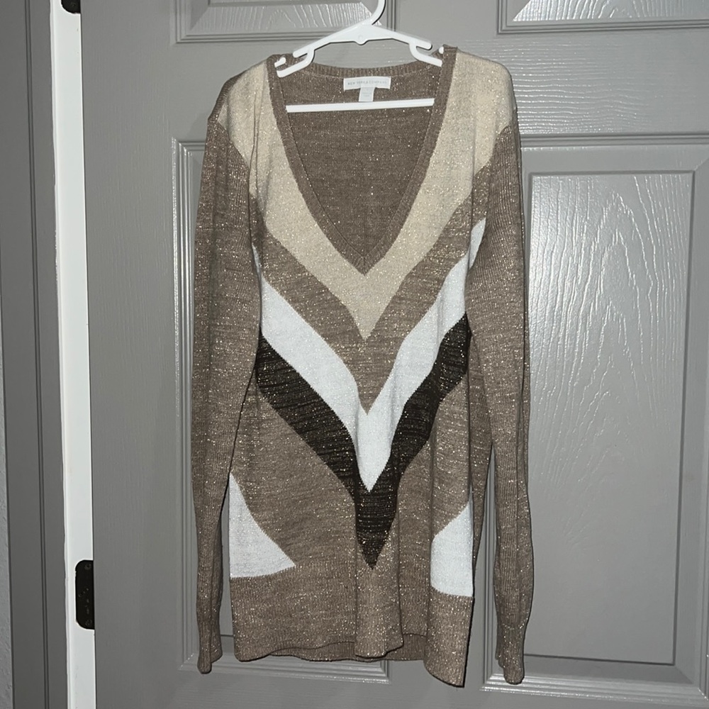 New York & Company Sweater, Size Small. Barely used and in perfect condition.